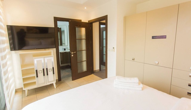 Comfy One-Bedroom Apartment at Clifton Place