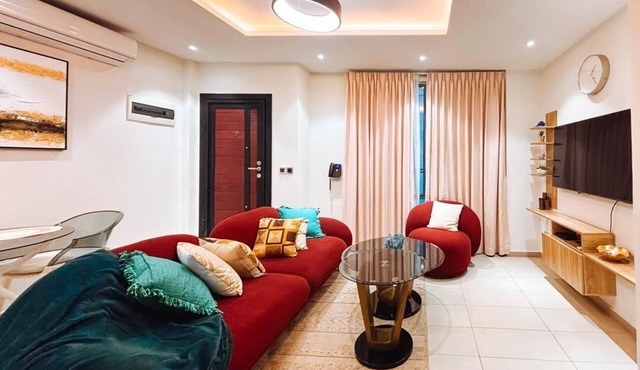 Cozy, delightful, luxurious 1BR with AC in pleasant Cantonments near everything. in Accra