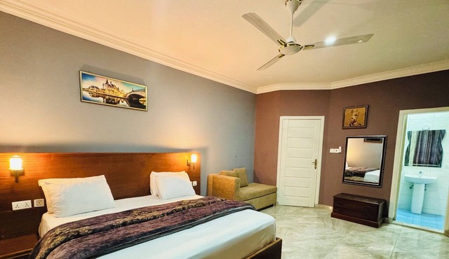 Dafika Lodge in Tema
