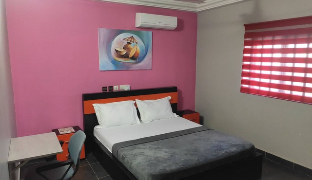 Deluxe Double Bed Bedroom in Lome in Lomé