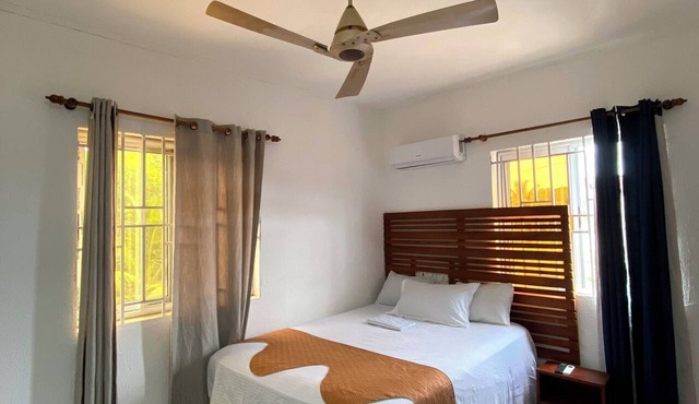E-Town City Guest House in Elmina