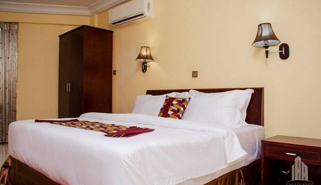 EAGLES NEST IN. HOTEL