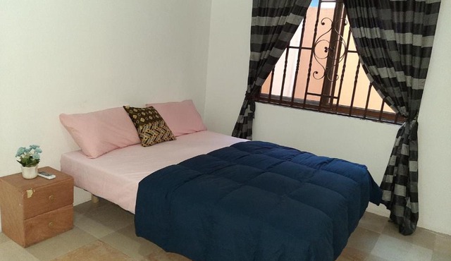 East Airport Suites4 -Private room in Accra