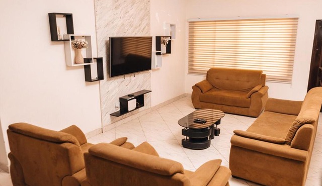 Executive 2 Bed RealShala Properties-Adjiringanor in Ashalebotwe