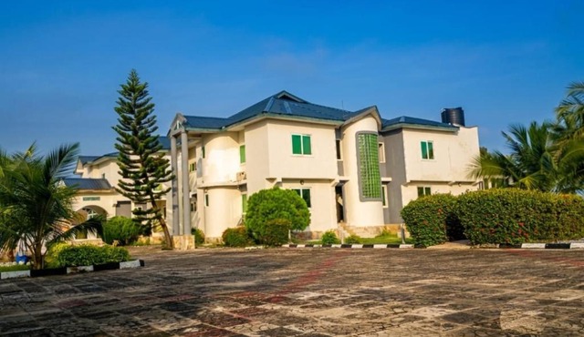 Floyds Beach Resort & Spa