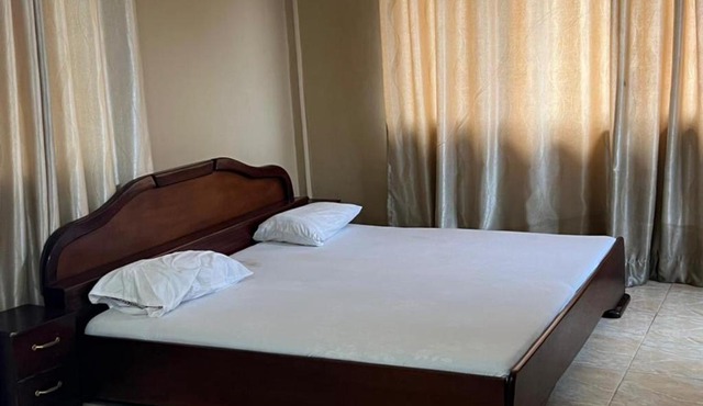 Hansonic Hotel in Accra