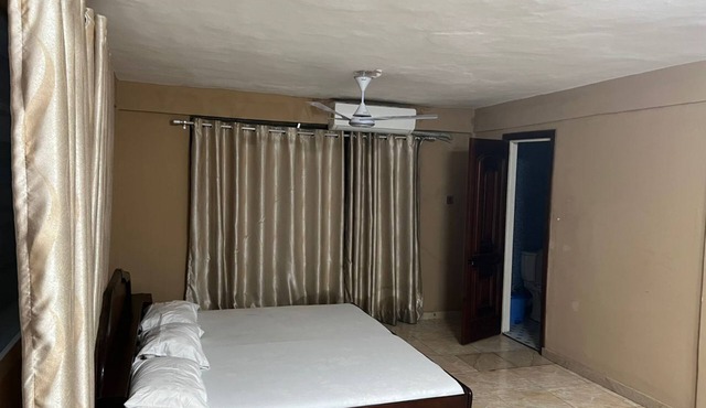Hansonic Hotel in Accra