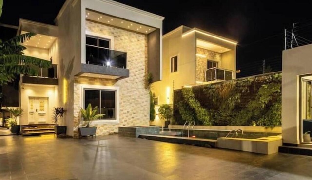 J&M Exclusives 4bedroom