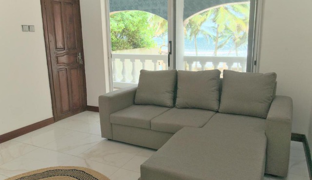 KorKoCove Beachfront Suites