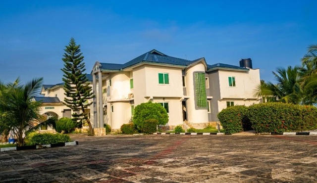 Lois Beach Resort