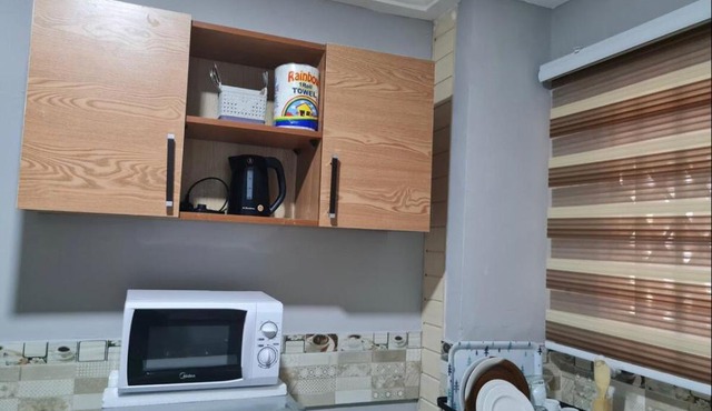 Lovely 1-bedroom apartment with free parking in Kwedonu