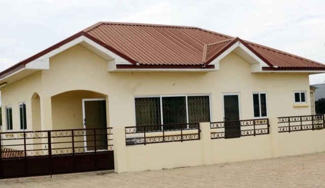 Lovely 2-bedroom house near Aburi in Accra