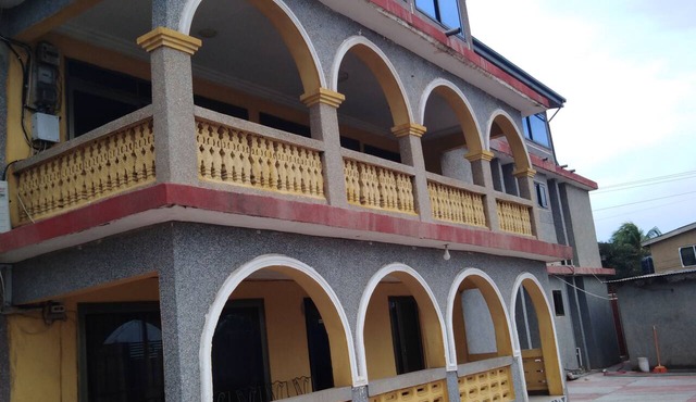 Mavis Avenue hotel in Accra