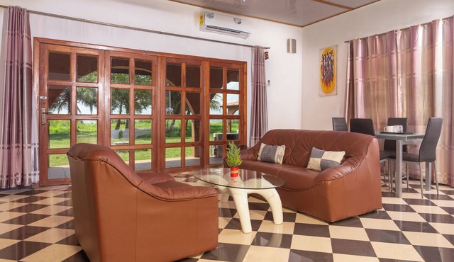 Mekandi Riverside Resort