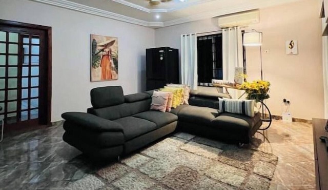 Modern 2BR Home in Adenta, near Madina, East Legon & Aburi. in Adenta Municipality