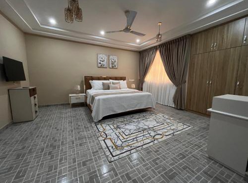 Modern Three-Bedroom Apartment in Accra