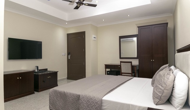 Monarch Hotel