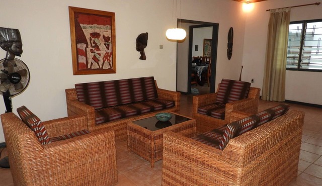 Nimohs' Holiday Home McCarthy Hill Accra-Ghana in Mallam