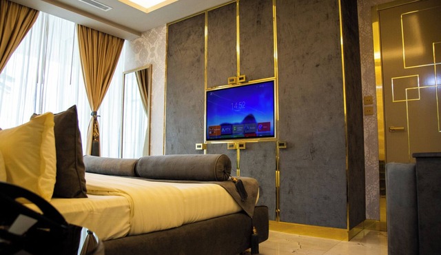 Number One Oxford Street Hotel & Suites