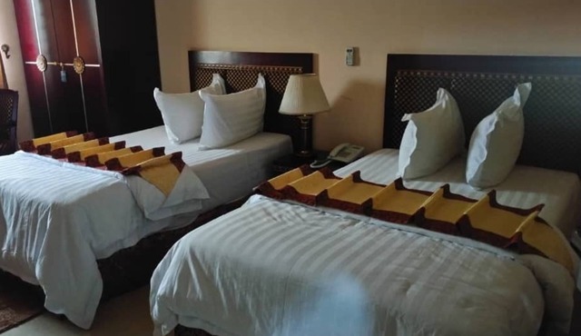 Obaa'S Golden Plaza Hotel