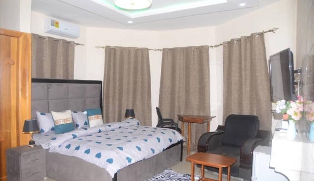 Omo Luxury Home/ Long & Short Stay in Teshie