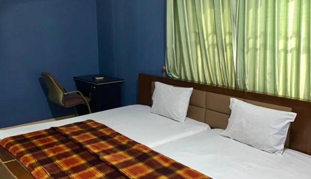 Onayaa Hotel