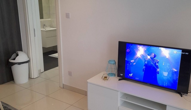 One bed apartment 8 minutes from the airport, located in prime area Cantonments