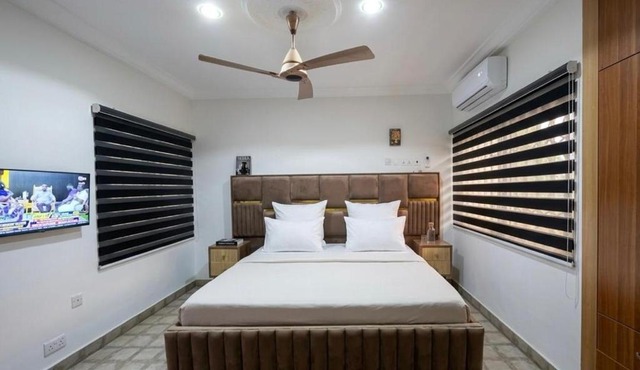 Paradise Creek Hotel