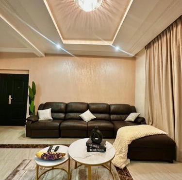 Park Street Apartment in Trofwi