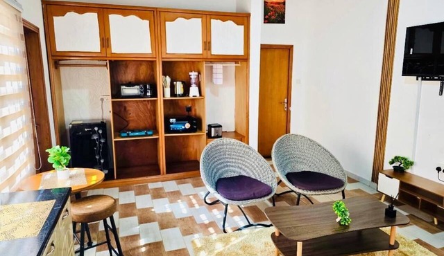 Peaceful Secure 2BR Family Apartment in East Legon in Accra
