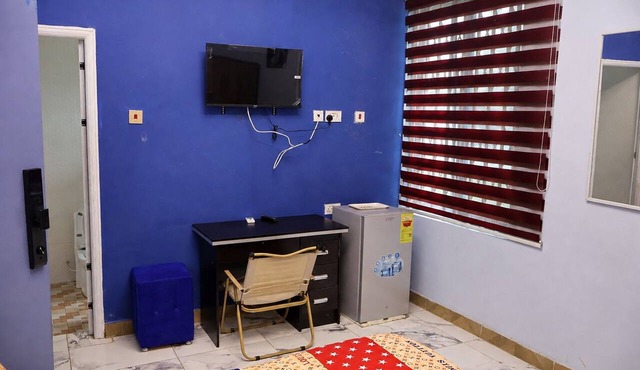 Pleasant 1-bedroom Queen with AC in vibrant Koforidua in Koforidua