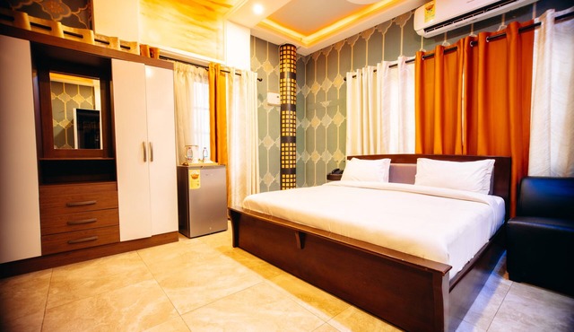 Plus 33 Hotel