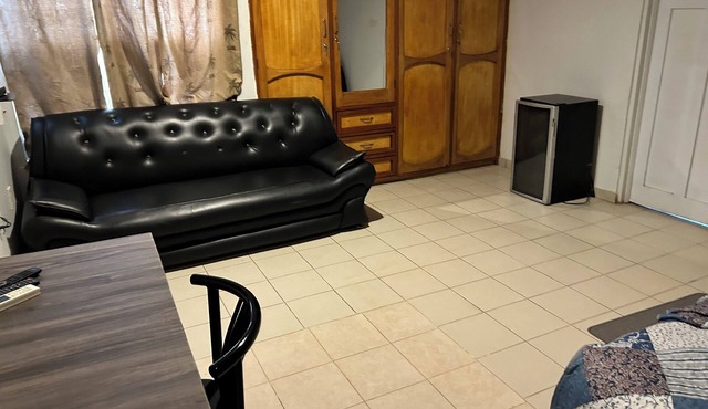 QUEEN PLAZA HOTEL in Accra