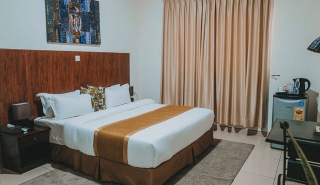 Raybow International Hotel