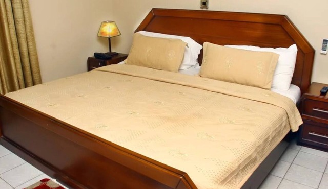 Royal City Hotel Suite