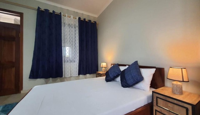 Spacious Short Stay Wi-Fi Fully Private Amenities Generator Own Kitchenette Oyibi in Greater Accra Holiday Let