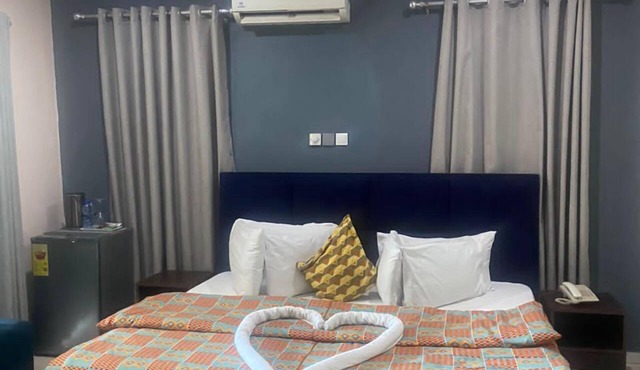 ULTIMATE HOTEL
