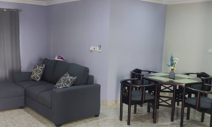 Elmina Apartment | 2-bedroom apartment in delightful Ataabaze Elmina with AC, WiFi