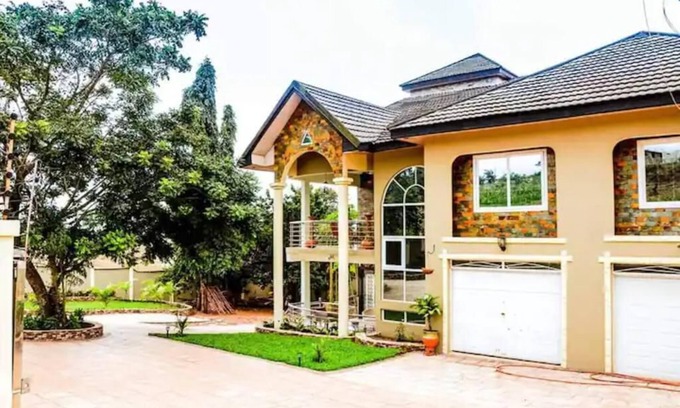 Legon Bed & Breakfast | 4br Regal Palm Villa Unit. Where comfort meet serenity