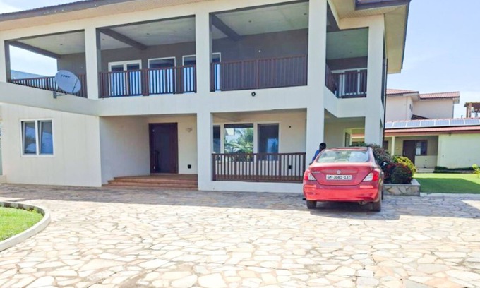 Kokrobite House | A peaceful family home with brilliant sea views, set within private grounds.