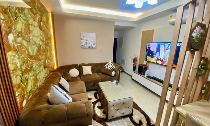 Nungua Apartment | Abys Place | Modern 2BHK getaway| free pool| Spintex Sakumono