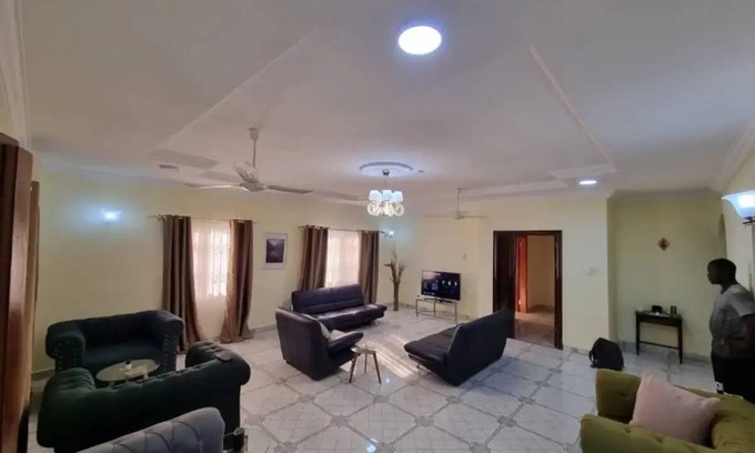Cape Coast House | B's Classic & Cozy Apartments spacious and luxurious serene home away from home.