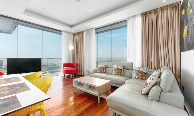 Cantonments Condo | Beautiful Pent House Suite in Accra with Private Elevator and Balcony Ocean View