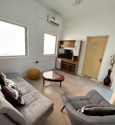 Osu Klottey Apartment | Big, Beautiful & secure house - Oxford st Barnor