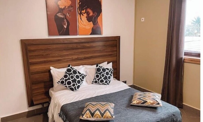 North Ridge House | Budget-friendly Hotel in the heart of the city!