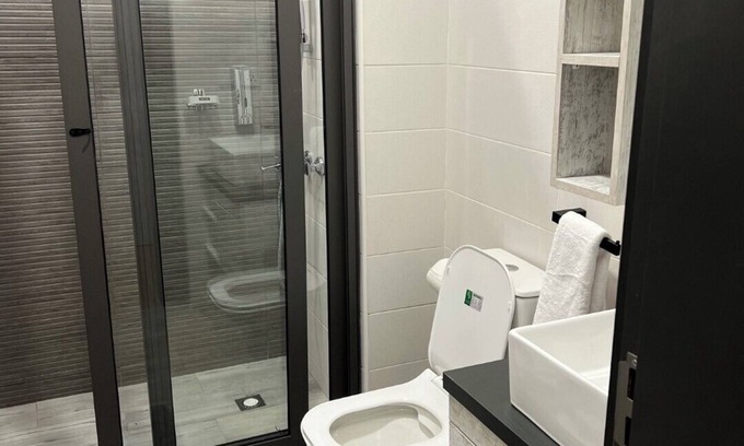 Accra Apartment | East Airpot Apartments 2 BEDROOM APT (SBM 6)