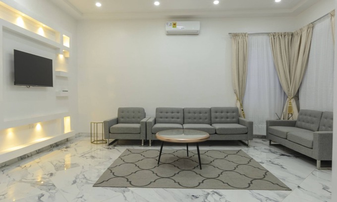 Accra House | El-leenia Lodge - Modern & Elegant family vacation home in Accra