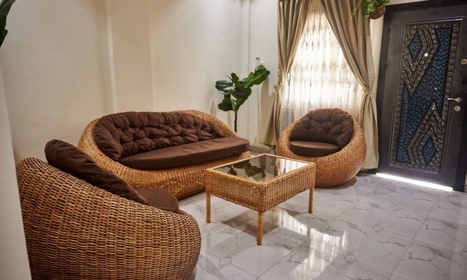 Accra House | Enjoy a delightful stay in our Luxury 8 ensuite bedrooms with a stunning view