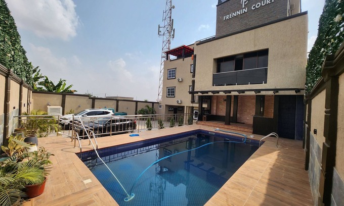 Accra Apartment | Frennin Court is a luxury apartment's in Accra. 20 minutes drive to the airport.