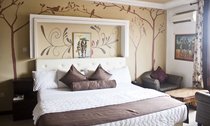 Osu Klottey Hotel | Niagara Hotel